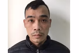 Vừa vào chùa lễ đầu năm, người phụ nữ tá hỏa vì bị trộm tiền trong cốp xe máy