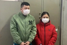 Kẻ chuyên đeo mặt nạ livestream bán vũ khí thô sơ, công cụ hỗ trợ khai gì?