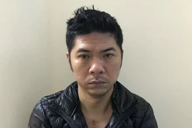 Hành vi ám muội của gã đàn ông đã lộ dấu vết "ông trùm"