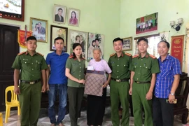 Tôn vinh công lao của thế hệ đi trước và đồng đội