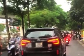 Tài xế ôtô nhận phiếu phạt 'nguội' sau khi đi vào đường cấm