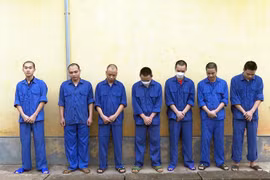 Bắt 9 đối tượng trong đường dây đánh bạc, mua bán thông tin tài khoản ngân hàng