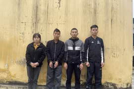 Bắt giữ ổ nhóm môi giới mại dâm do chủ quán karaoke cầm đầu