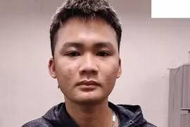 Đang đi giao ma túy cho khách thì bị lực lượng Công an bắt giữ