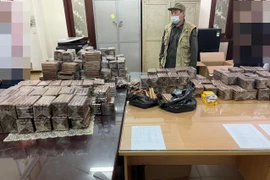 Phá chuyên án mua bán cigar nhập lậu cực lớn ở Hà Nội