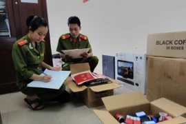 Hà Nội: Phá "lò" chuyên sản xuất văn bằng chứng chỉ giả