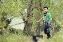 Chàng ca sĩ điển trai Việt Tú tung single "hot" đón Giáng sinh