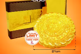 Hà Nội: Choáng với bánh trung thu hình trống đồng mạ vàng giá 3,5 triệu đồng/cái