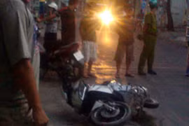 HN: Lái xe ôm bị cướp đâm vào gáy, họng