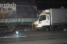 Xe tải húc đuôi nhau, 4 người thương vong