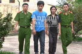 Thiếu tiền nhậu, 2 cậu cháu rủ nhau đi cướp xe máy