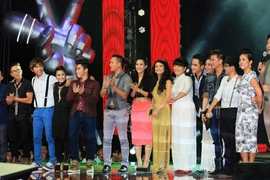 "Tàn cuộc" Giọng hát Việt nhí vẫn "hot" hơn "đàn anh" 