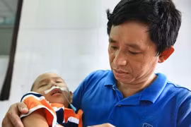 Điều trị miễn phí cho con trai chiến sĩ Nhà giàn DK1