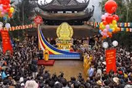 “Chùa đông, công sở vắng”