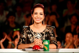 Thúy Hạnh nổi bật trên ghế nóng