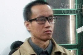 Dụ dỗ thiếu nữ 15 tuổi về nhà để giao cấu