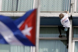 Người nhện Alain Robert lập kỷ lục mới