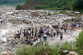 4 người mất tích do lũ quét