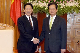 Thủ tướng Nguyễn Tấn Dũng tiếp Bộ trưởng Ngoại giao Nhật Bản