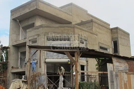 Nhà nhỏ đập bỏ… nhà to cho xây (!)