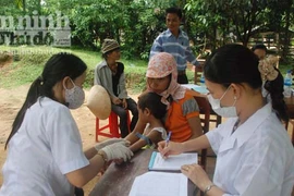 Chuyên gia Bỉ về Quảng Ngãi nghiên cứu bệnh viêm da lạ