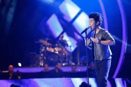 Cover bản hit của Bằng Kiều, Đông Hùng bị giám khảo chê "diễn kịch"