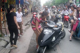 Truy đuổi tên cướp dây chuyền vàng