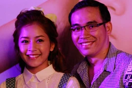 Vừa chia tay Cường Seven, hot girl Chi Pu rạng rỡ bên "trai lạ"