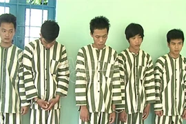 Băng cướp chuyên sử dụng súng và bình xịt hơi cay sa lưới