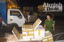 Bắt hơn 1 tấn chân gà và nội tạng động vật không rõ nguồn gốc