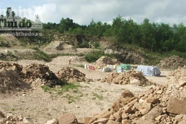 Bùng phát nạn khai thác Diatomite, đất rừng bị phá tan hoang