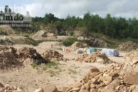 Bùng phát nạn khai thác Diatomite, đất rừng bị phá tan hoang