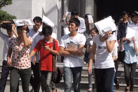 Gợi ý đáp án đề thi môn tiếng Anh