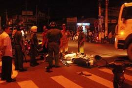 Đuổi đánh 2 kẻ cướp giật, nữ công nhân bị đâm trúng bụng