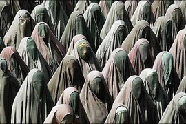 Nơi phụ nữ buộc phải trùm kín mặt hoặc bị trừng phạt khắc nghiệt