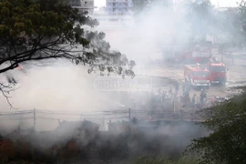 Cháy nhà xưởng rộng 1.000 m2, hàng chục công nhân hốt hoảng tháo chạy