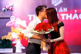 Người tình "đại gia" xuất hiện bên Thanh Thảo, đập tan tin đồn chia tay