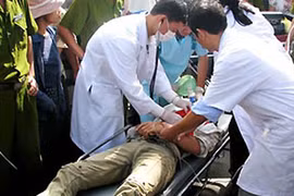 Sửa máy bơm bị điện giật chết