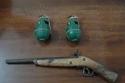 Bắt 3 đối tượng vận chuyển "hàng nóng" trên xe taxi