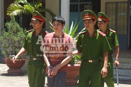 Hiếp dâm thiếu nữ bất thành quay sang hiếp dâm bé gái 11 tuổi