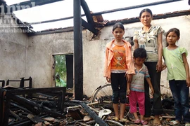 Chồng sa đà vào rượu rồi đốt nhà vì vợ đòi ly hôn