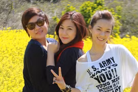 Hương Tràm, Đinh Hương "khoe sắc" trên đảo Jeju - Hàn Quốc