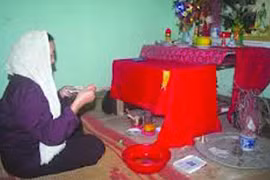 Phạt hành chính nhóm người chữa bệnh bằng “bùa ngải” ma quái