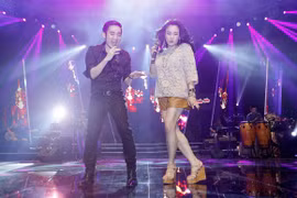 Maya mặt mộc, diva Thanh Lam quyến rũ với áo ren, quần short da