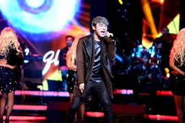 Sơn Tùng M-TP tiếp tục thống trị BXH với "Em của ngày hôm qua"