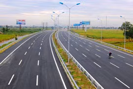 Xử phạt 3 nhà thầu tự ý làm đường đấu nối vào quốc lộ 1