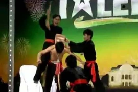 Thót tim màn đâm thương vào cổ của thí sinh Got talent