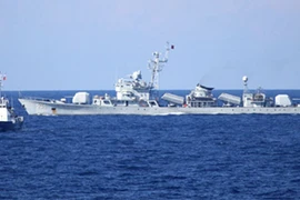 Trung Quốc không thể che giấu việc đưa tàu chiến ra giàn khoan