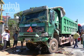 4 xe ô tô "húc đuôi" nhau, quốc lộ 1A tắc nghẽn suốt 5km