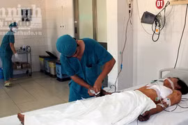 Cứu sống một bệnh nhân bị kim loại xuyên thủng tim, phổi